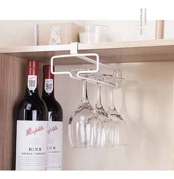Japonský štýl kabinetu, červené víno, sklenené police, č dierovanie, hore nohami, odvodnenie sklenené police, vešanie poháre na víno, záves
